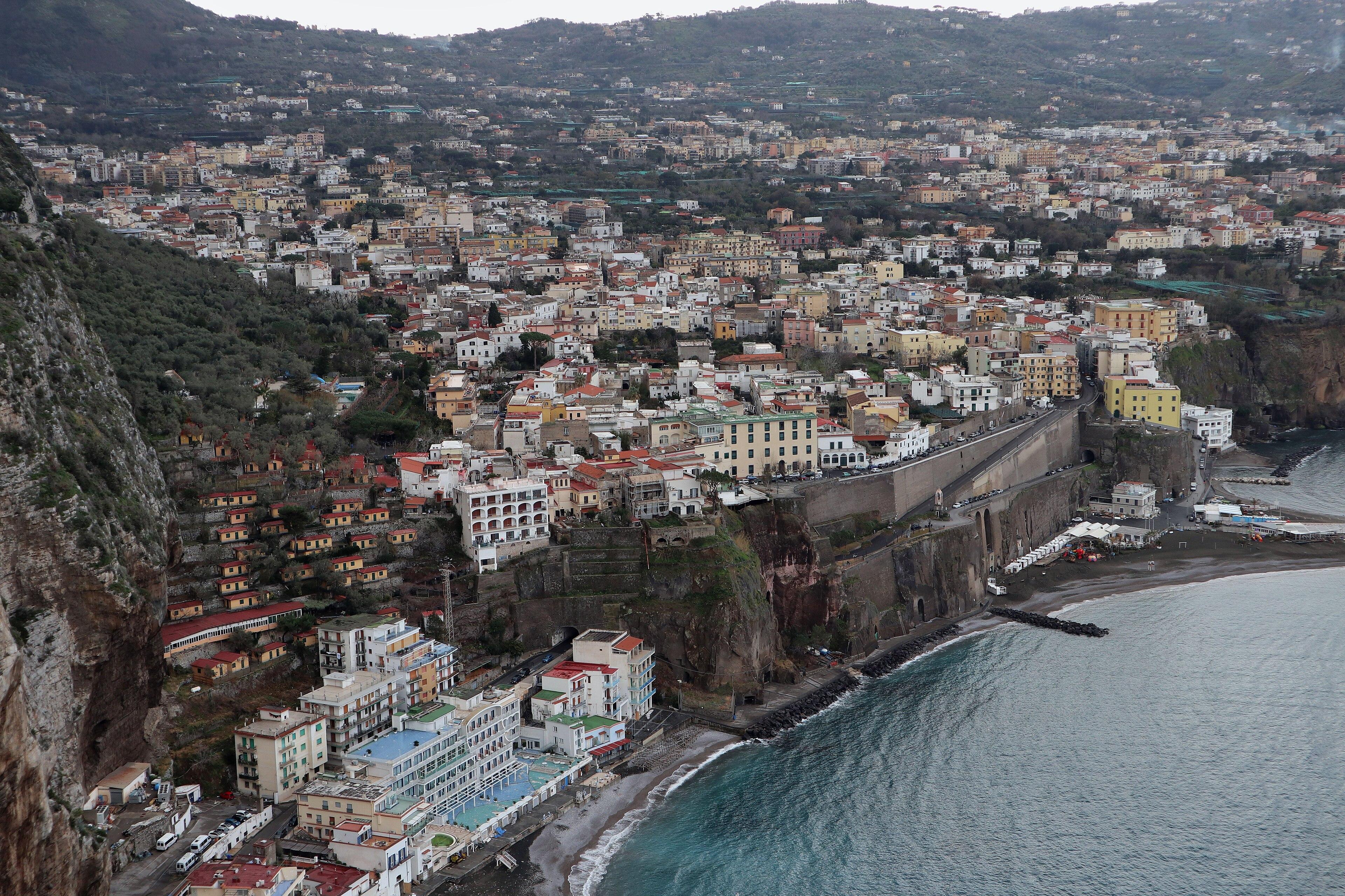 Meta, Italy