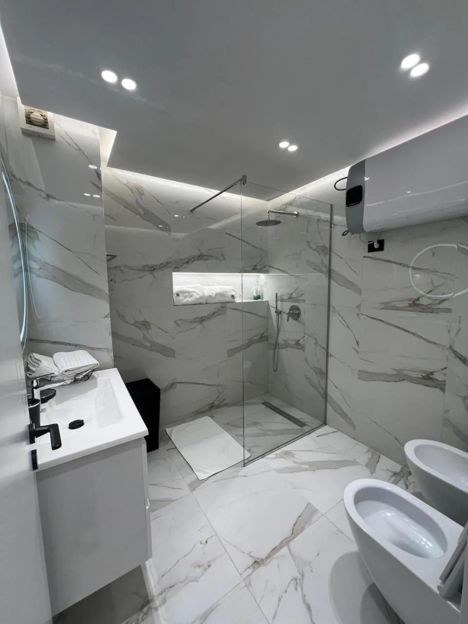 7 Floor Luxury Apartment Tirana photo