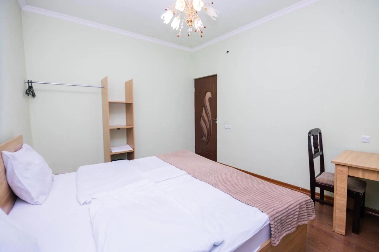 Favorit Hostel Yvn photo