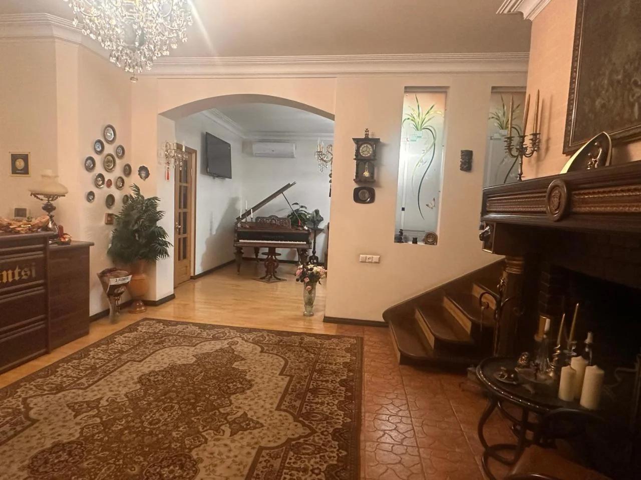 Hin Yerevantsi Hotel photo