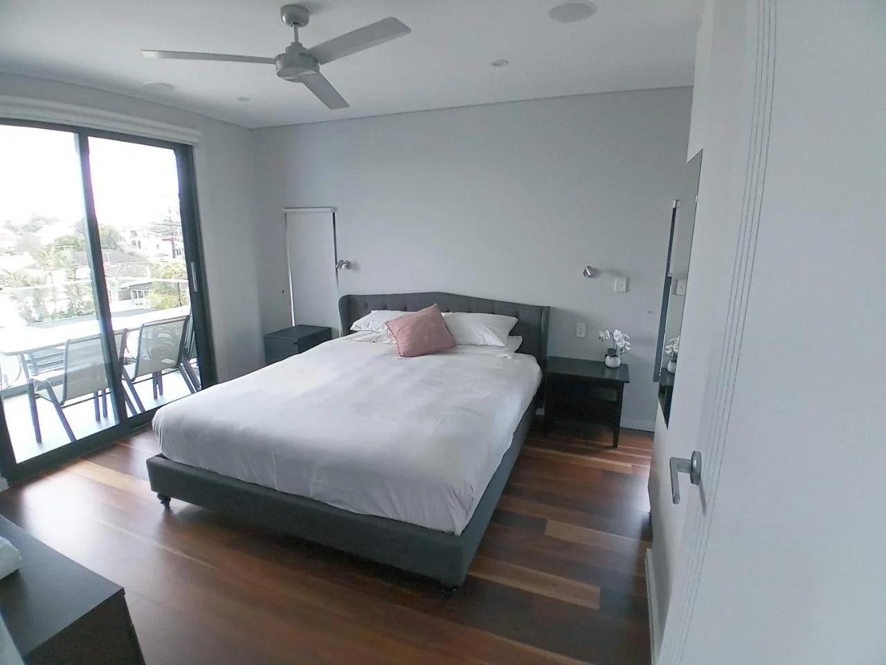 Brand NEW VIP Luxury 5/5 Star Beachside Escape photo