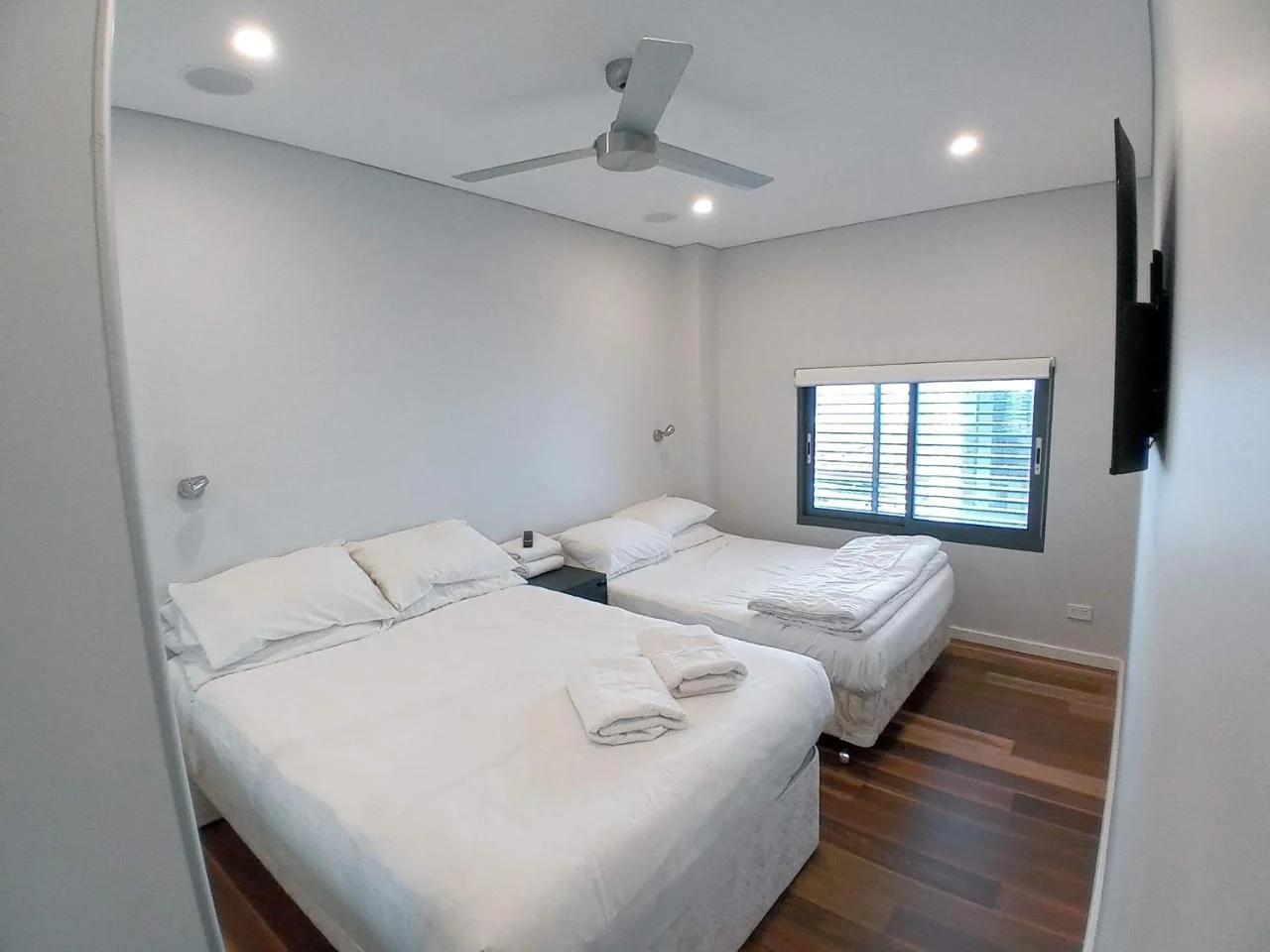 Brand NEW VIP Luxury 5/5 Star Beachside Escape photo