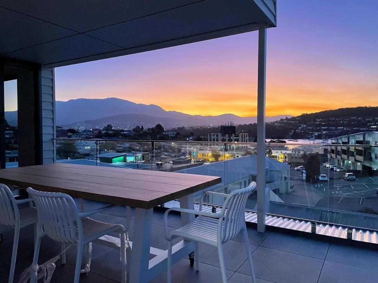 Little Island Apartments photo