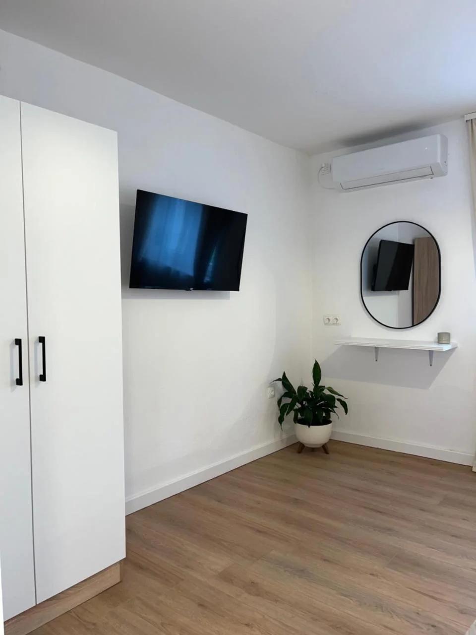 Door 5 Apartment photo