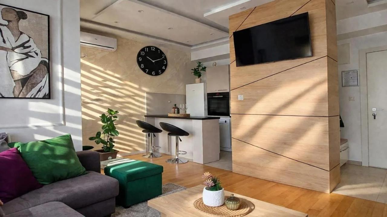 Extra Apartman-City Center with Parking photo