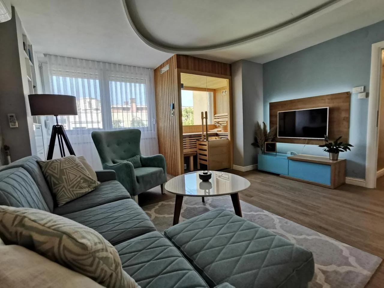 Lux Apartment with Sauna & Balcony