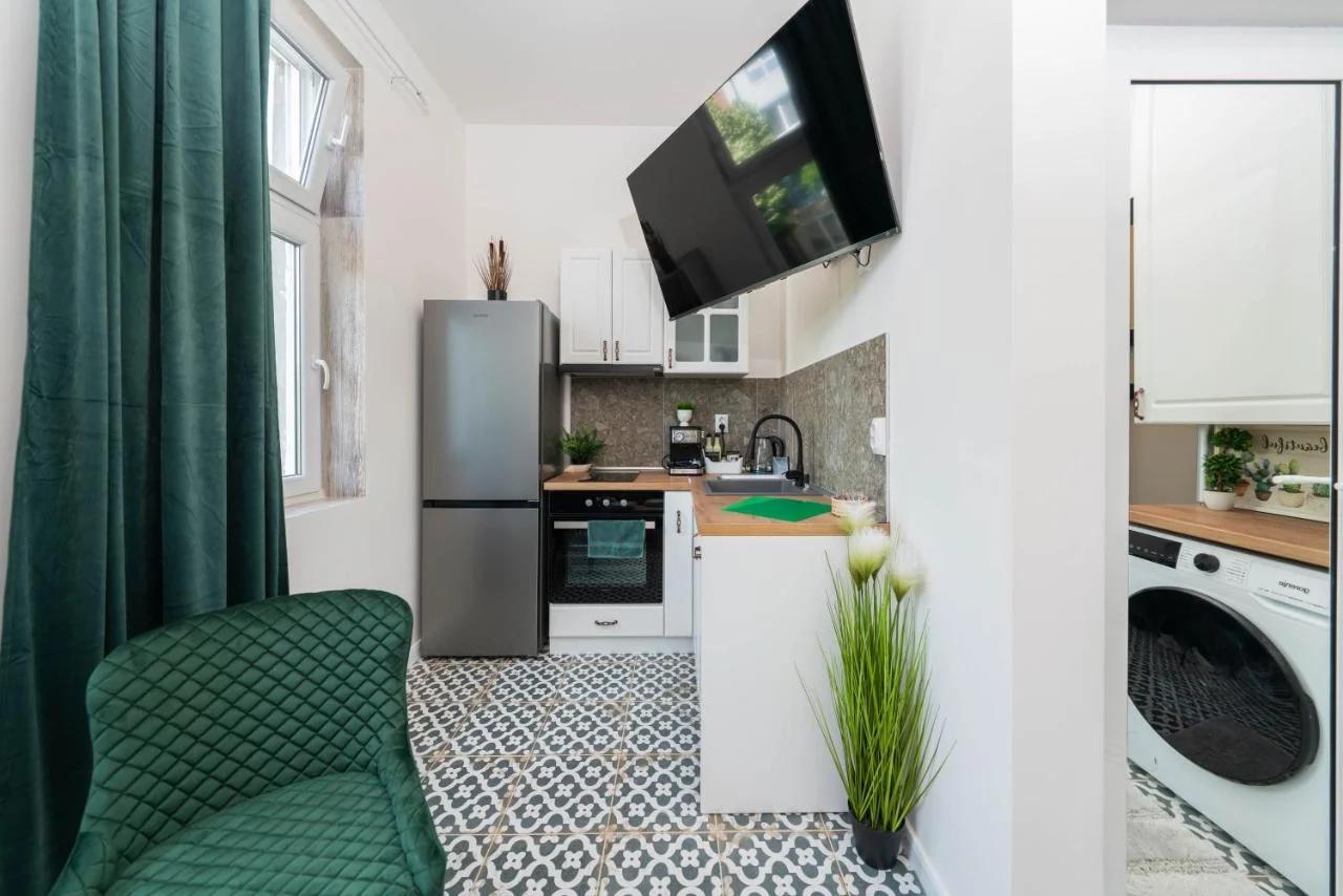 Apartment in the Heart of the Top Center photo