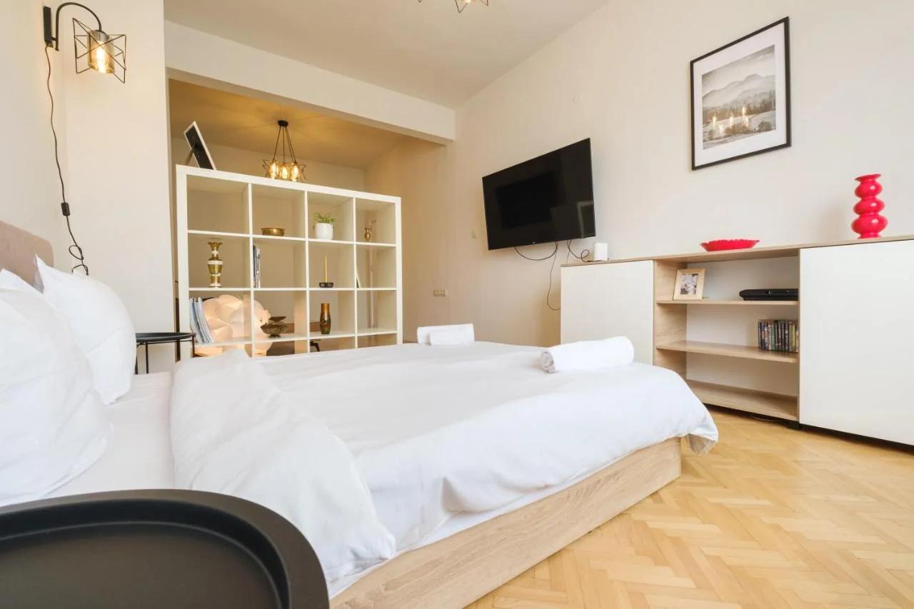 Bright 1-bedroom in the Heart of the City foto