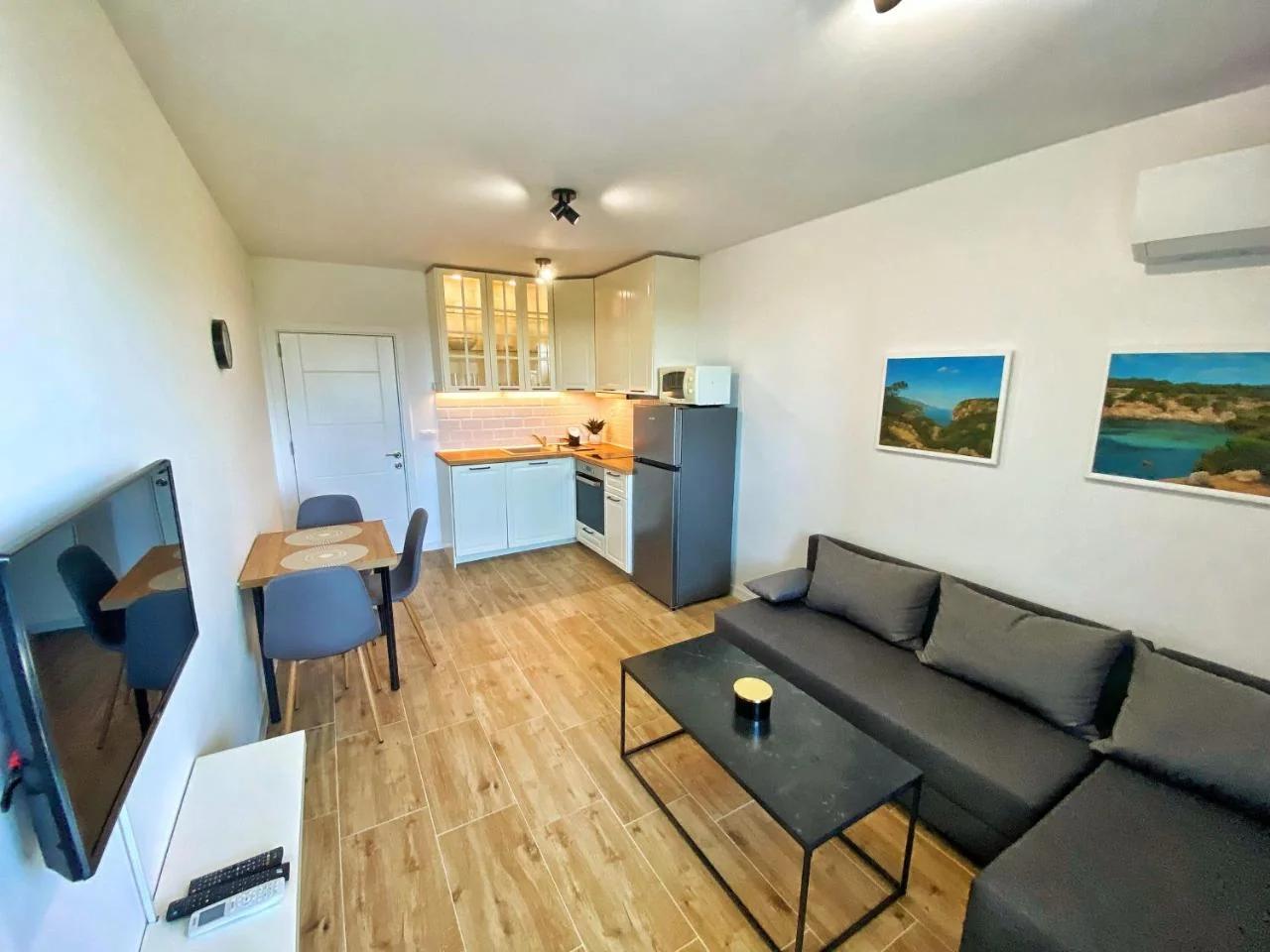 Emma's sweet Apartment - Next to Grand Mall Varna photo