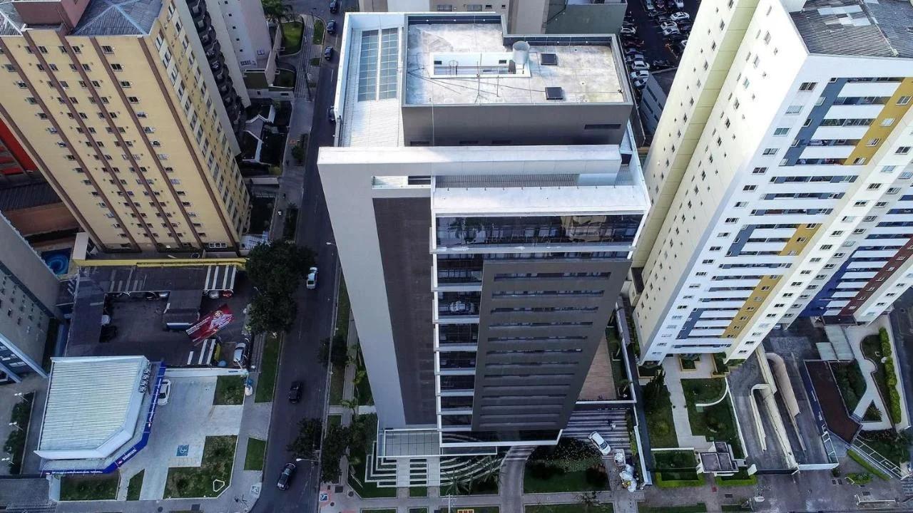 Apartamentos sofisticados no coração do Batel foto