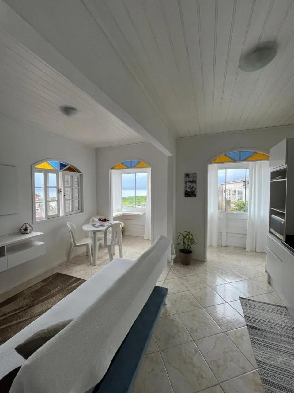 Casa c/ bela vista para Baía Sul