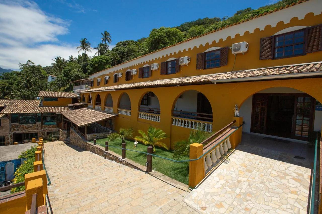 Colonial Hotel photo