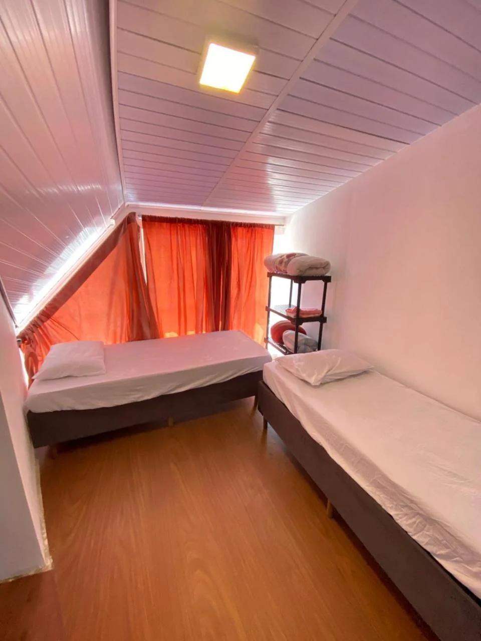Quarto Duplo Casal Jd Botânico foto