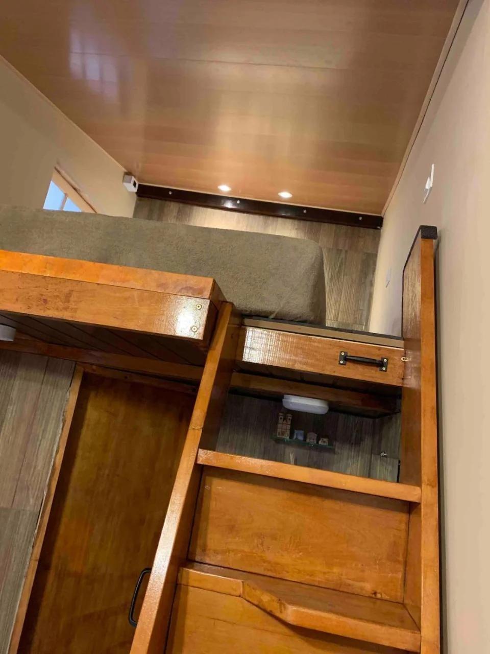 Tiny House Style Guest House photo