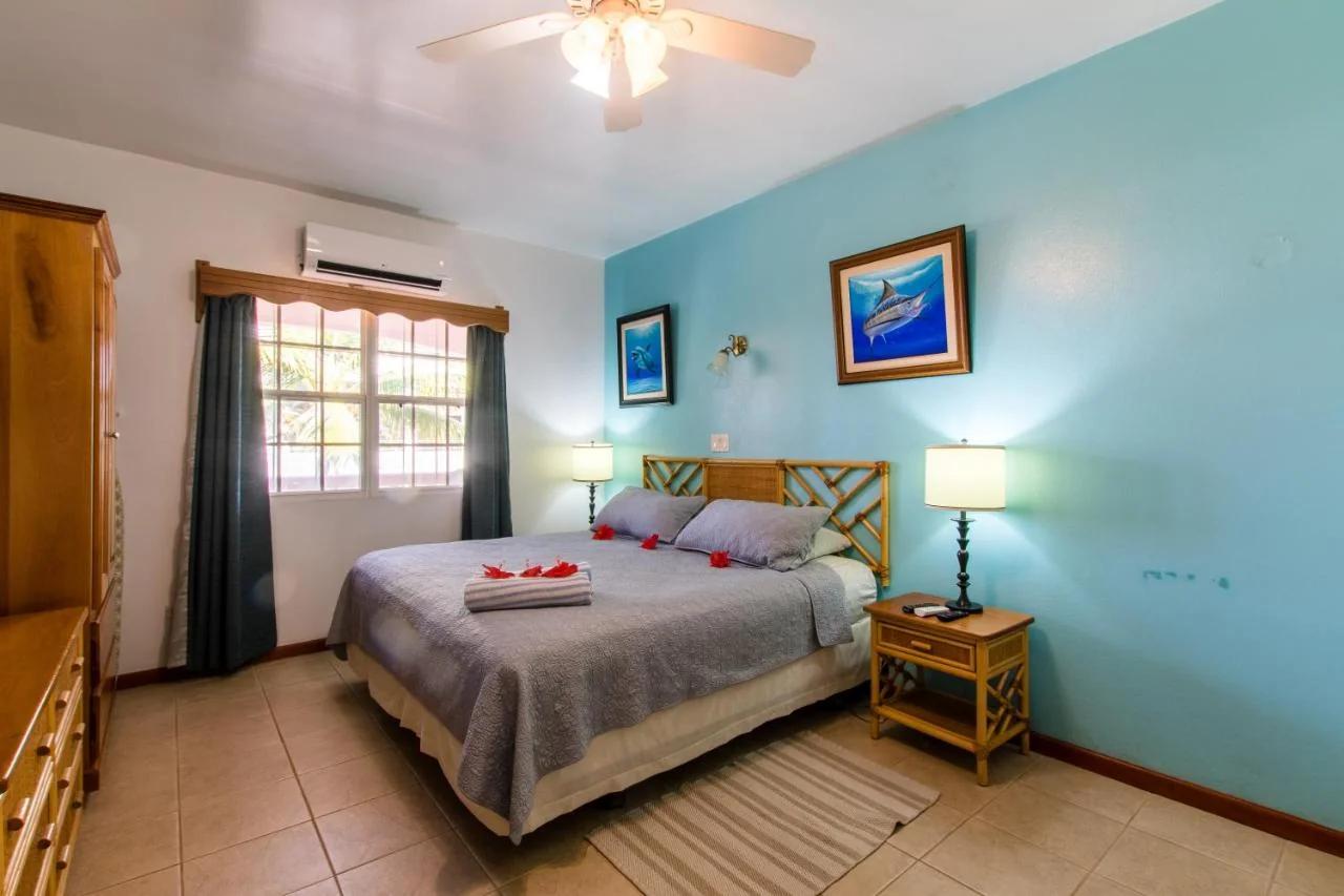 Miramar Suites photo