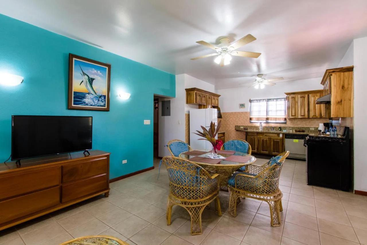 Miramar Suites photo