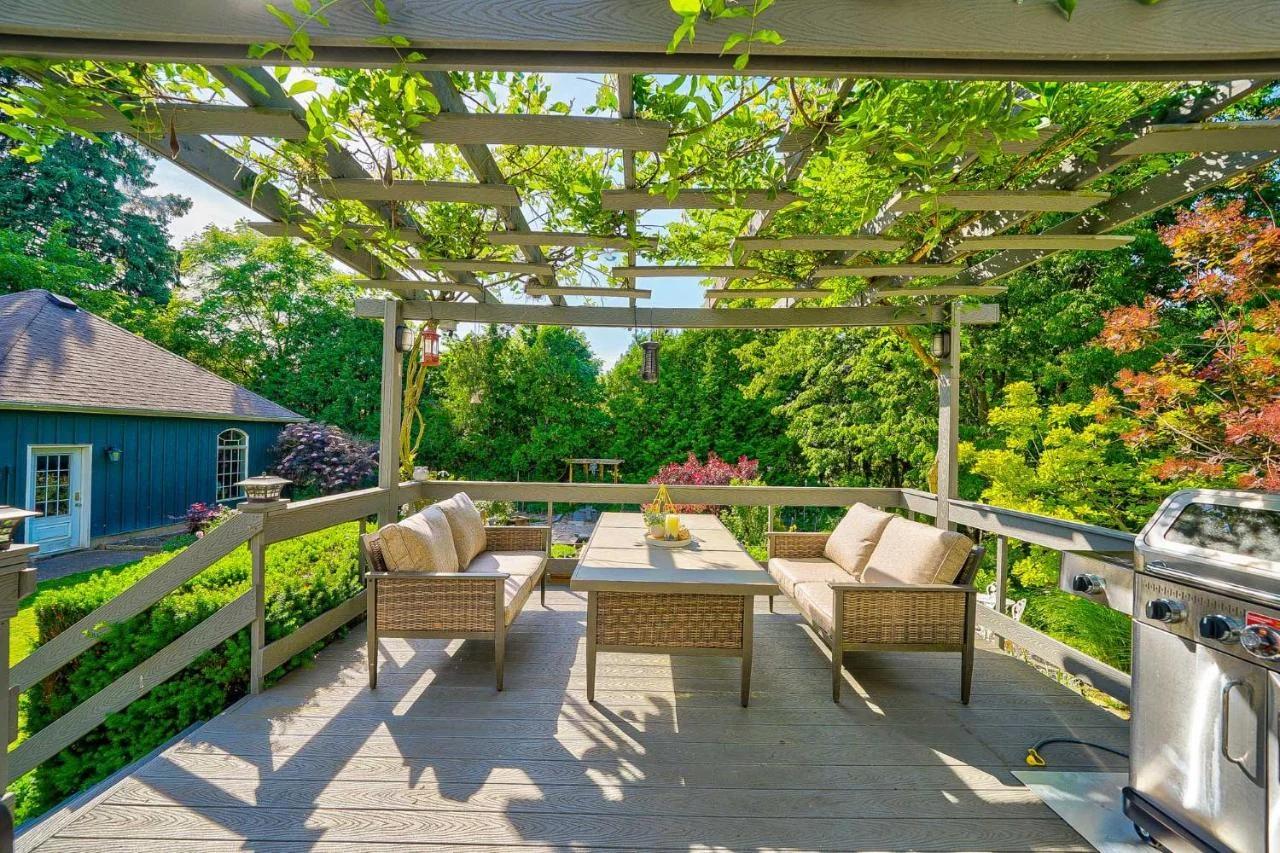 Charlotte Garden Bed and Breakfast