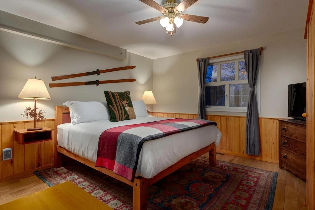 Courthouse Inn Revelstoke photo