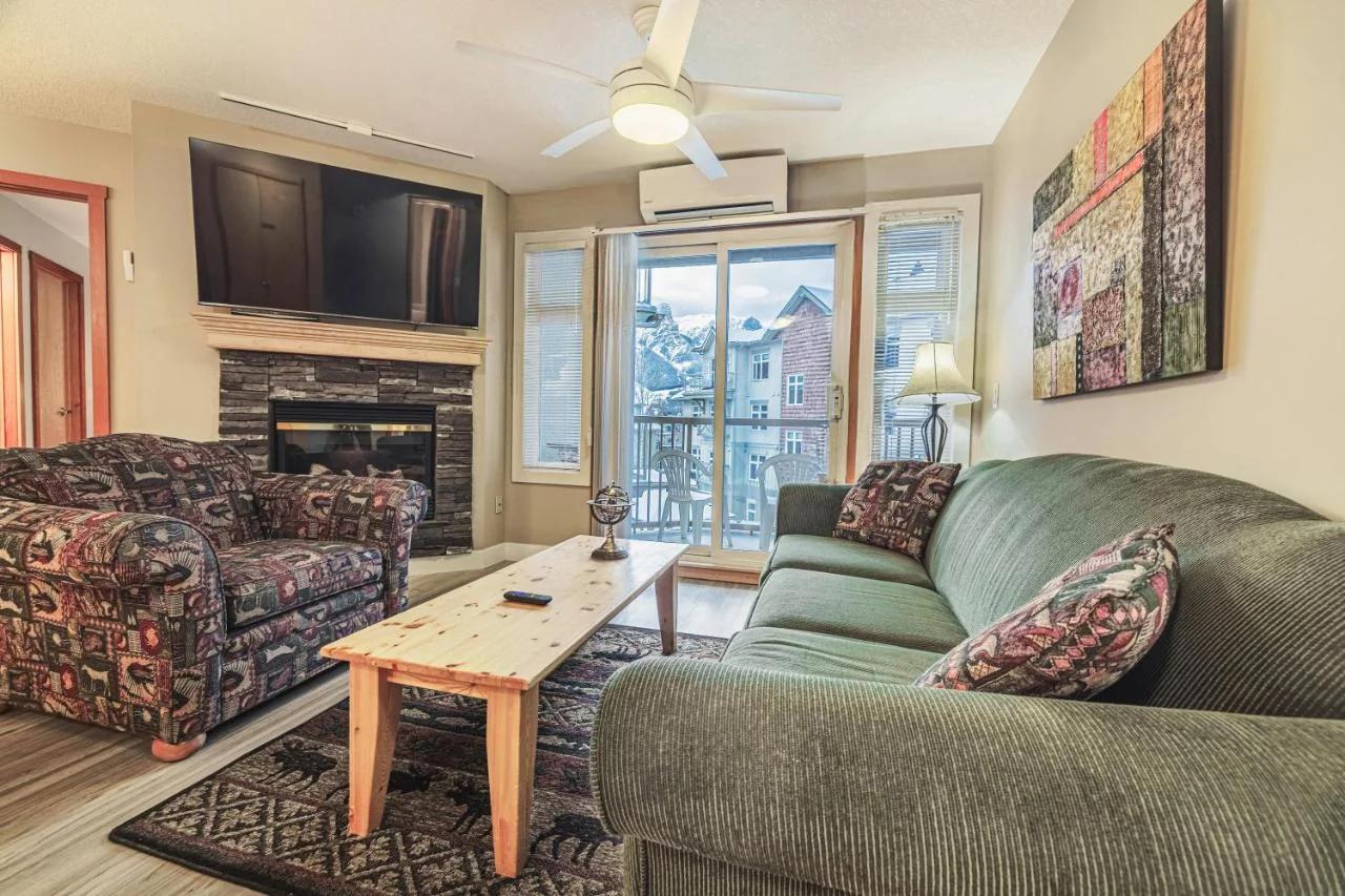 Cozy 2BR-5BD Suite - Mountain Views - Htd Parking photo