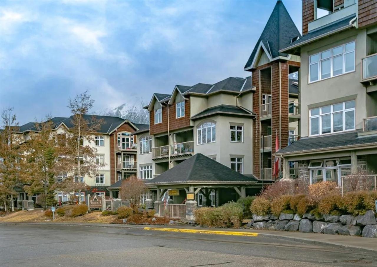 Cozy 2BR-5BD Suite - Mountain Views - Htd Parking photo