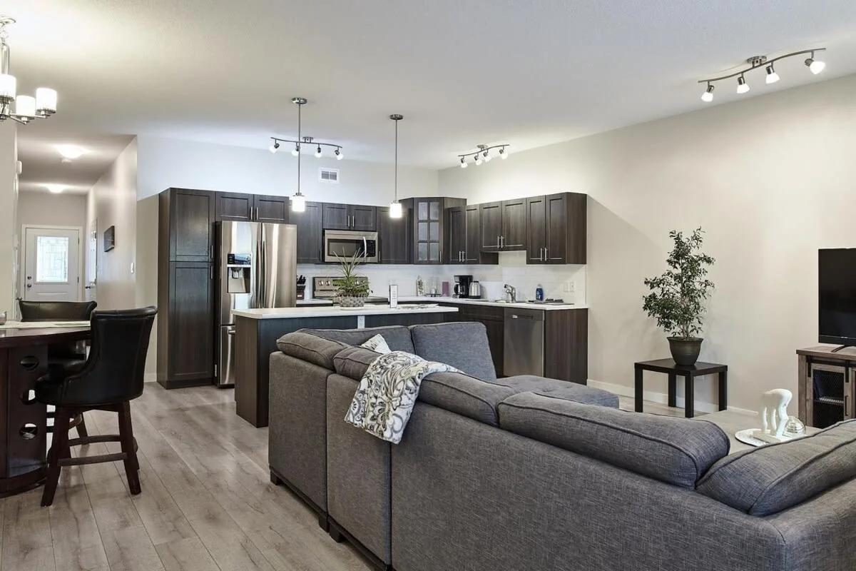 NN - Eddy #1 - Whistlebend 3-bed 2 5-bath photo