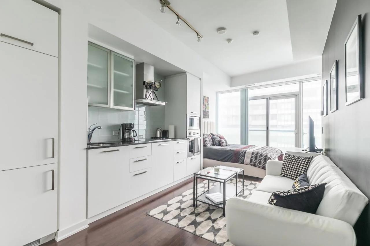 Retro Hollywood Studio in the Heart of Toronto photo