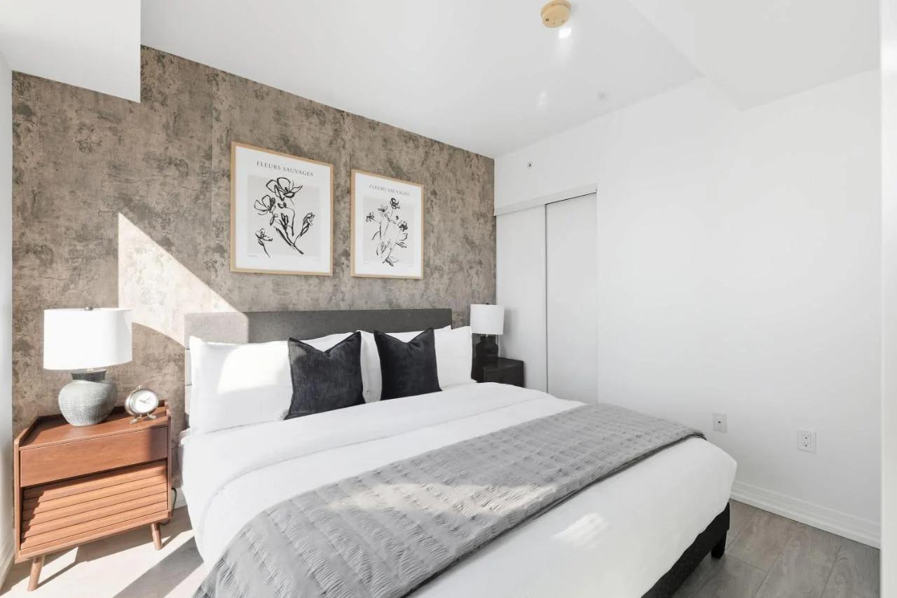 Stunning Family-Friendly Parking & City Views photo