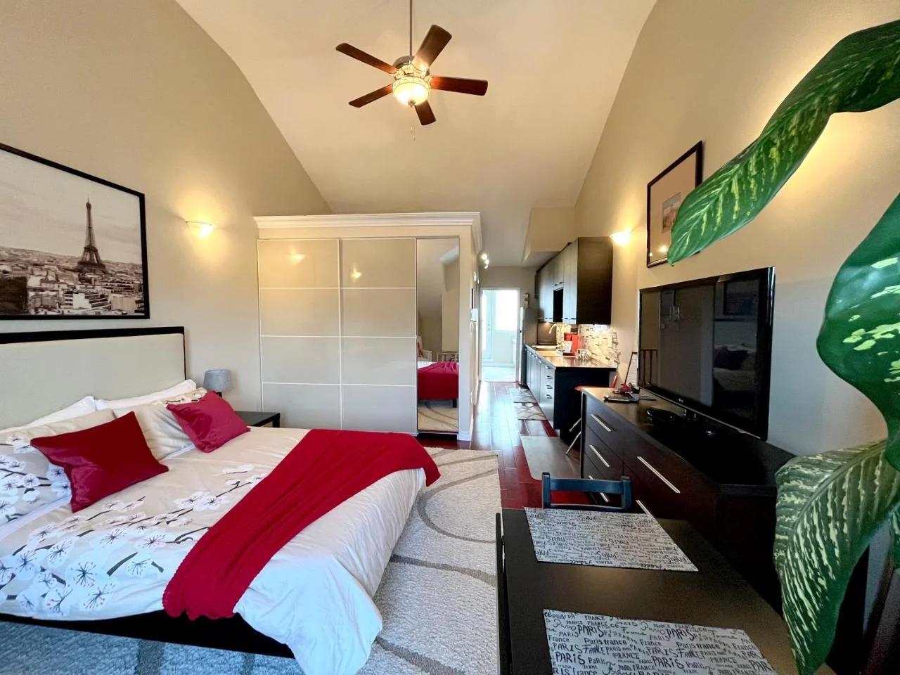 Stunning Rooms in Townhouse across the Beach foto