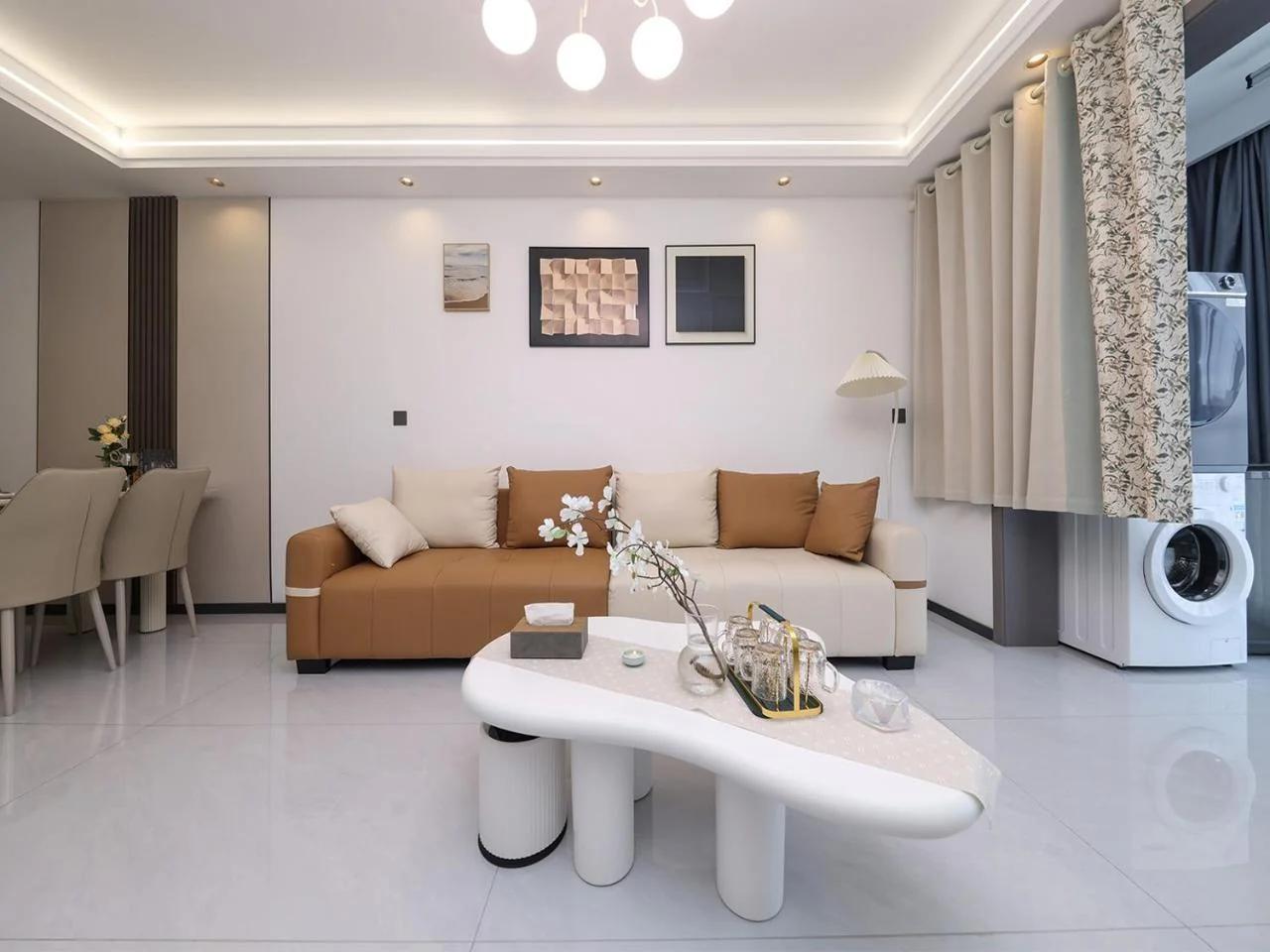 Annie Apartment 2105