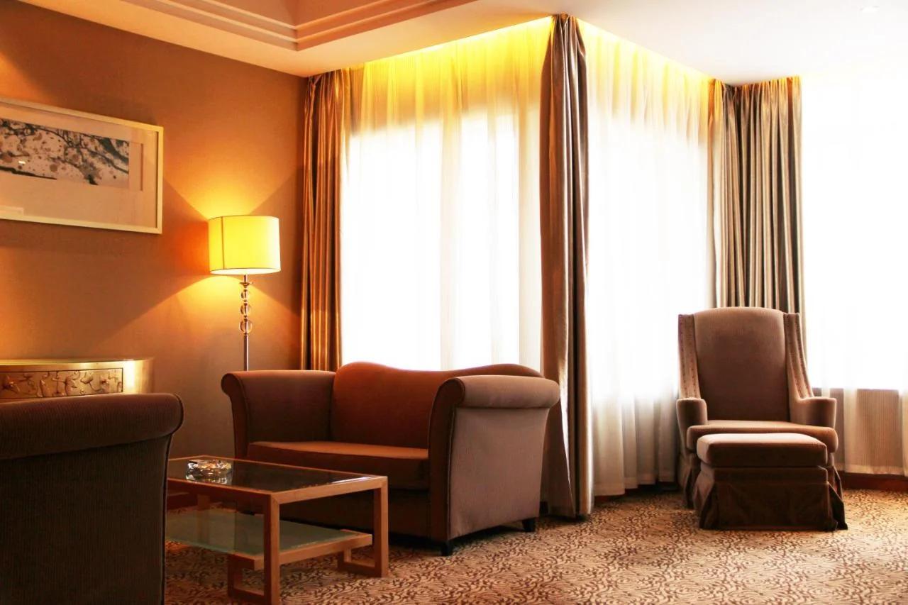 Glarun Jinling Hotel photo