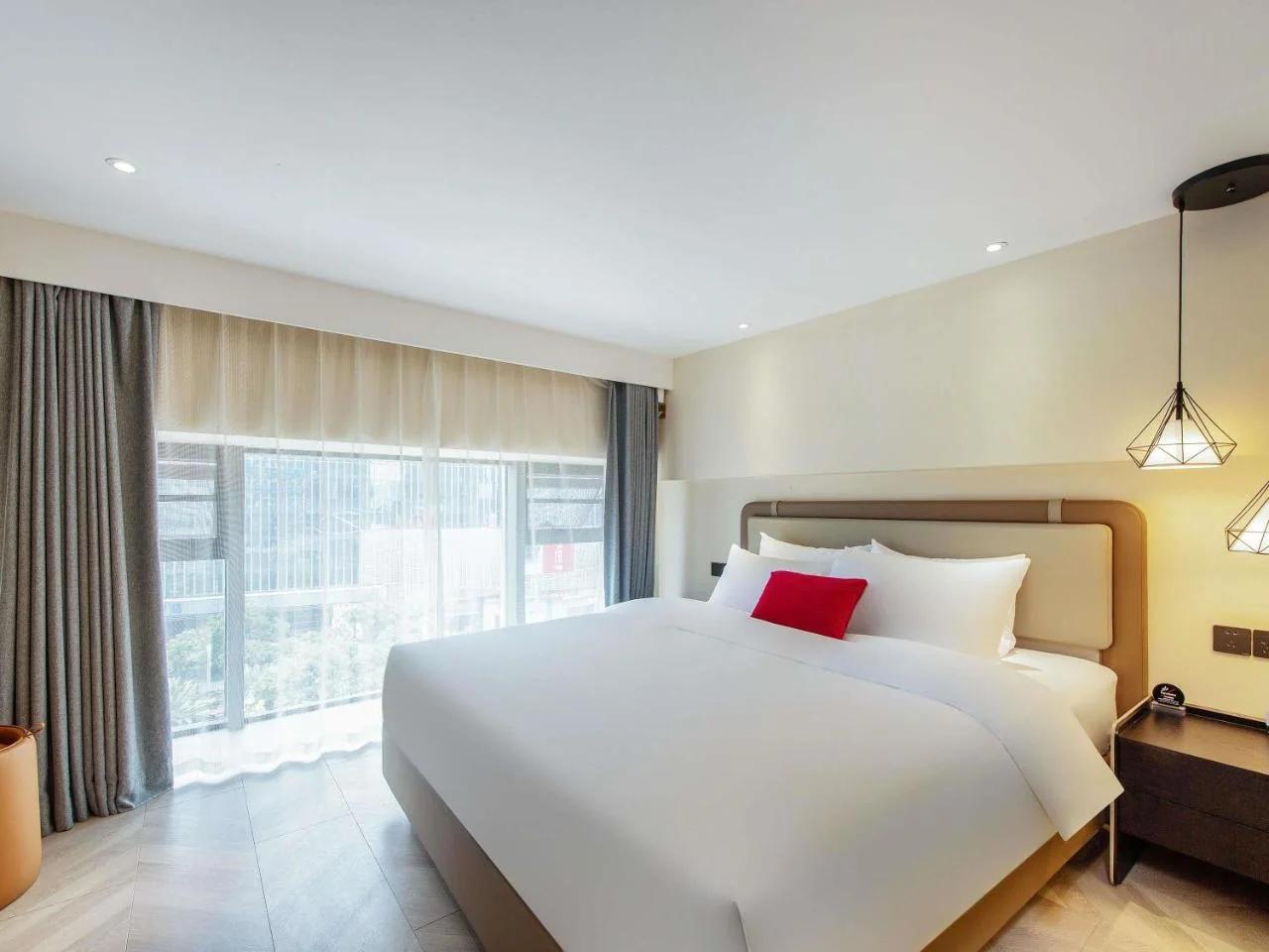 Novotel Living Yunnan Dianchi Times photo