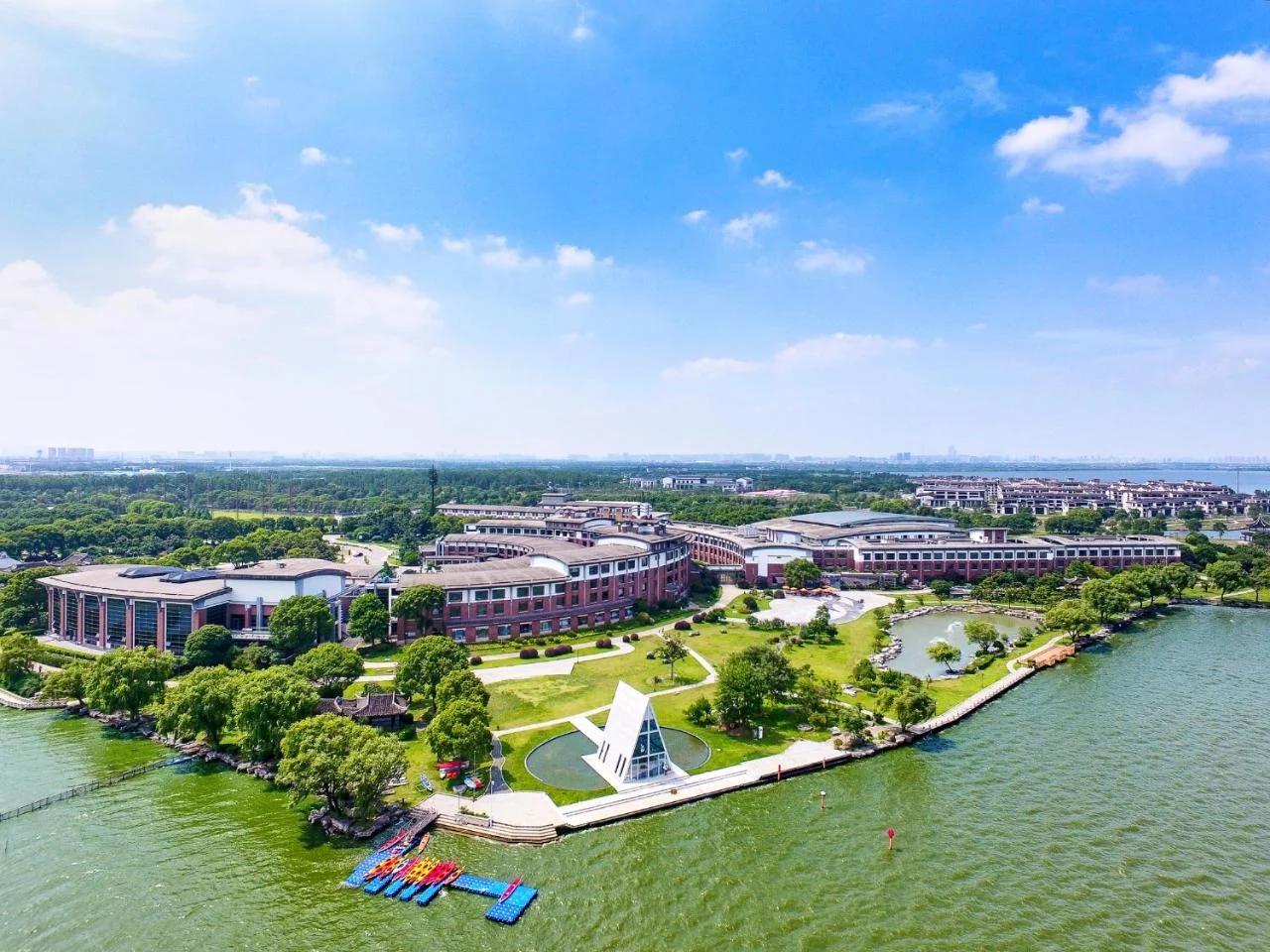 Suzhou Tongli Lake View Hotel
