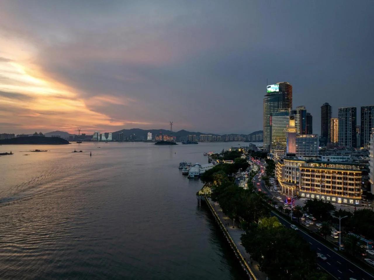Xiamen Lujiang Harbourview Hotel photo