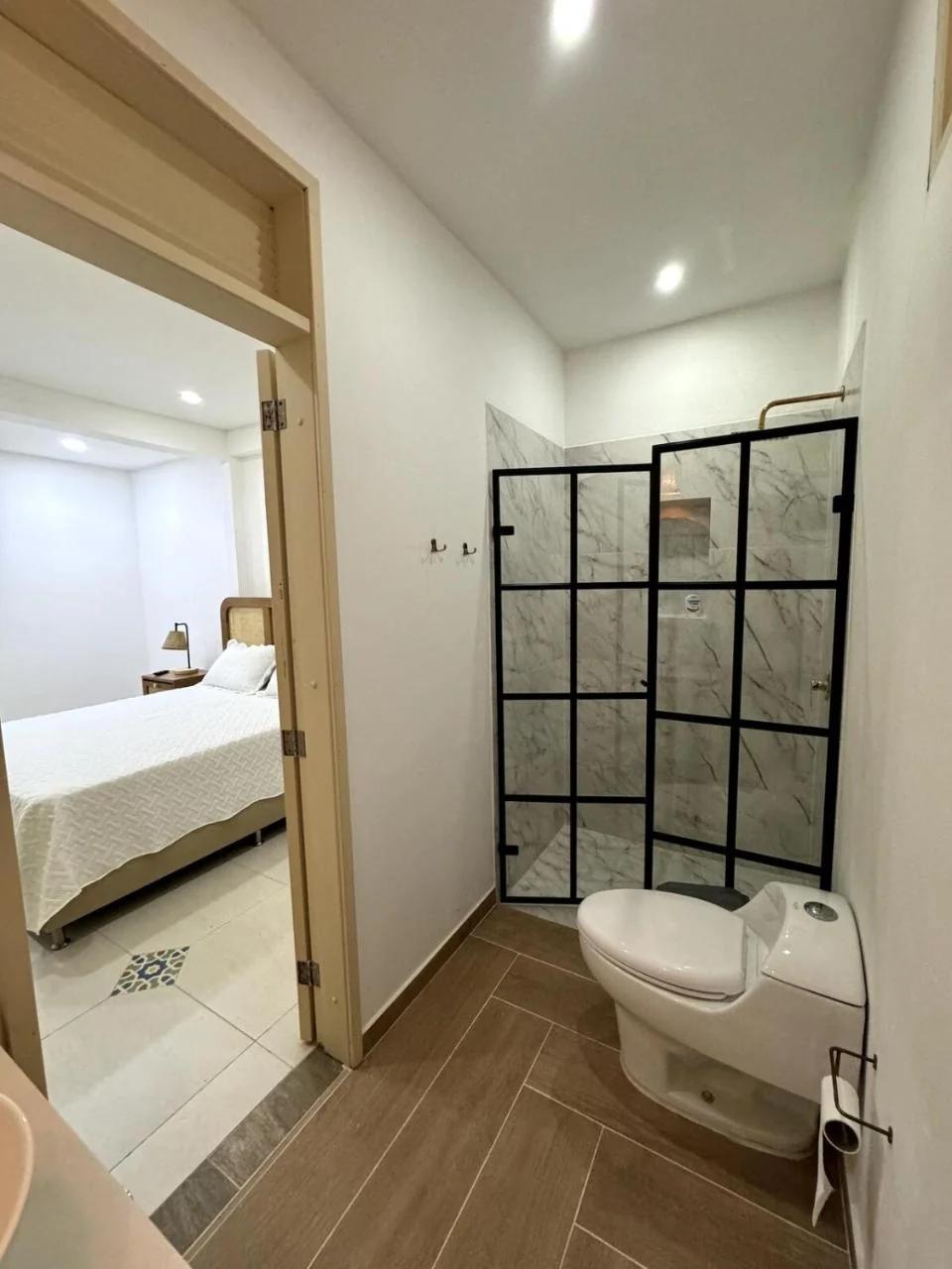 Apartamento amplio y moderno cerca al parque foto