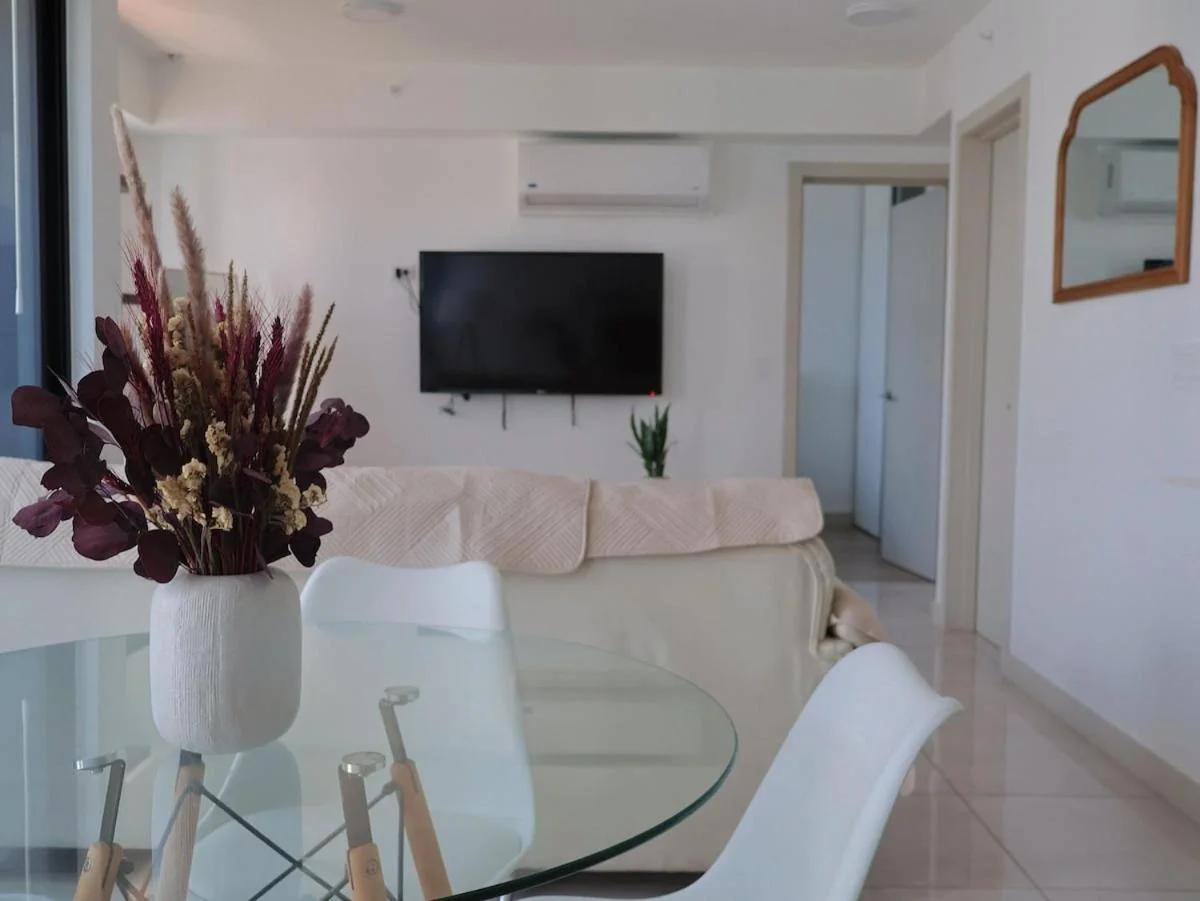 Apartment with AC, pool, gym and more amenities photo
