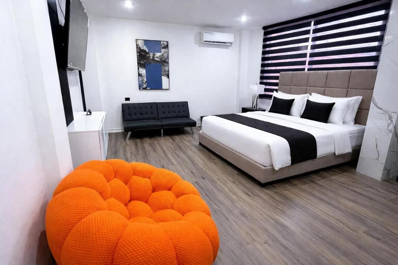 The Hive Boutique Hotel Deluxe King Room 102 photo