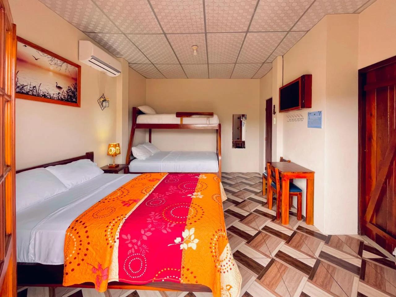 Hostal Laurita Beach photo
