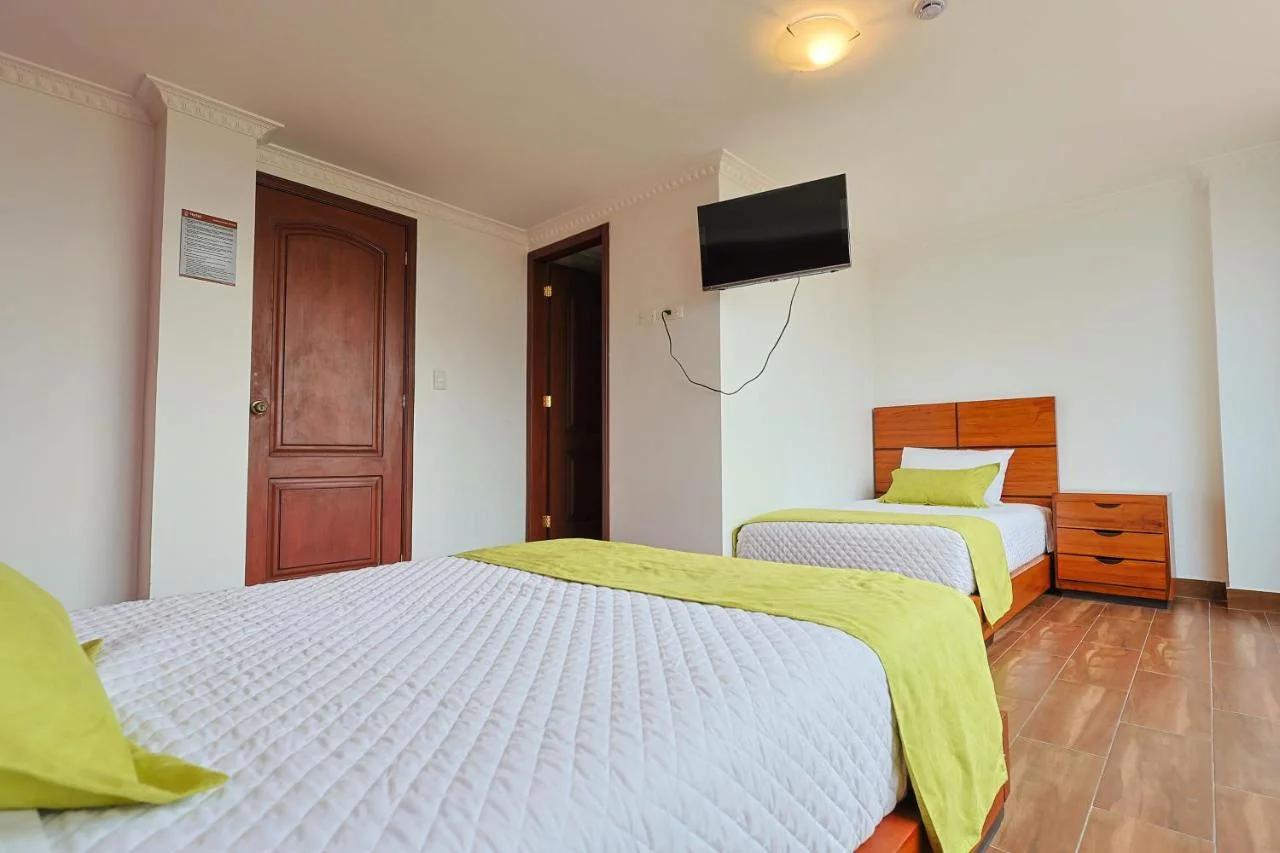 Hotel Quitus Airport photo