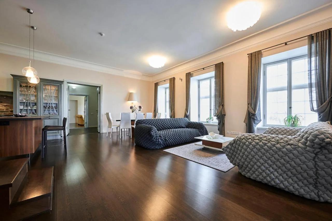 Luxury apartment Baron fon Fersen photo
