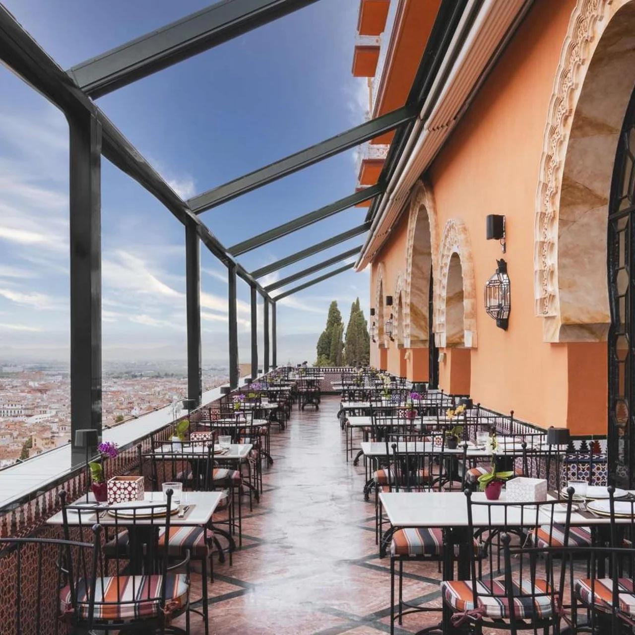 Alhambra Palace Hotel photo