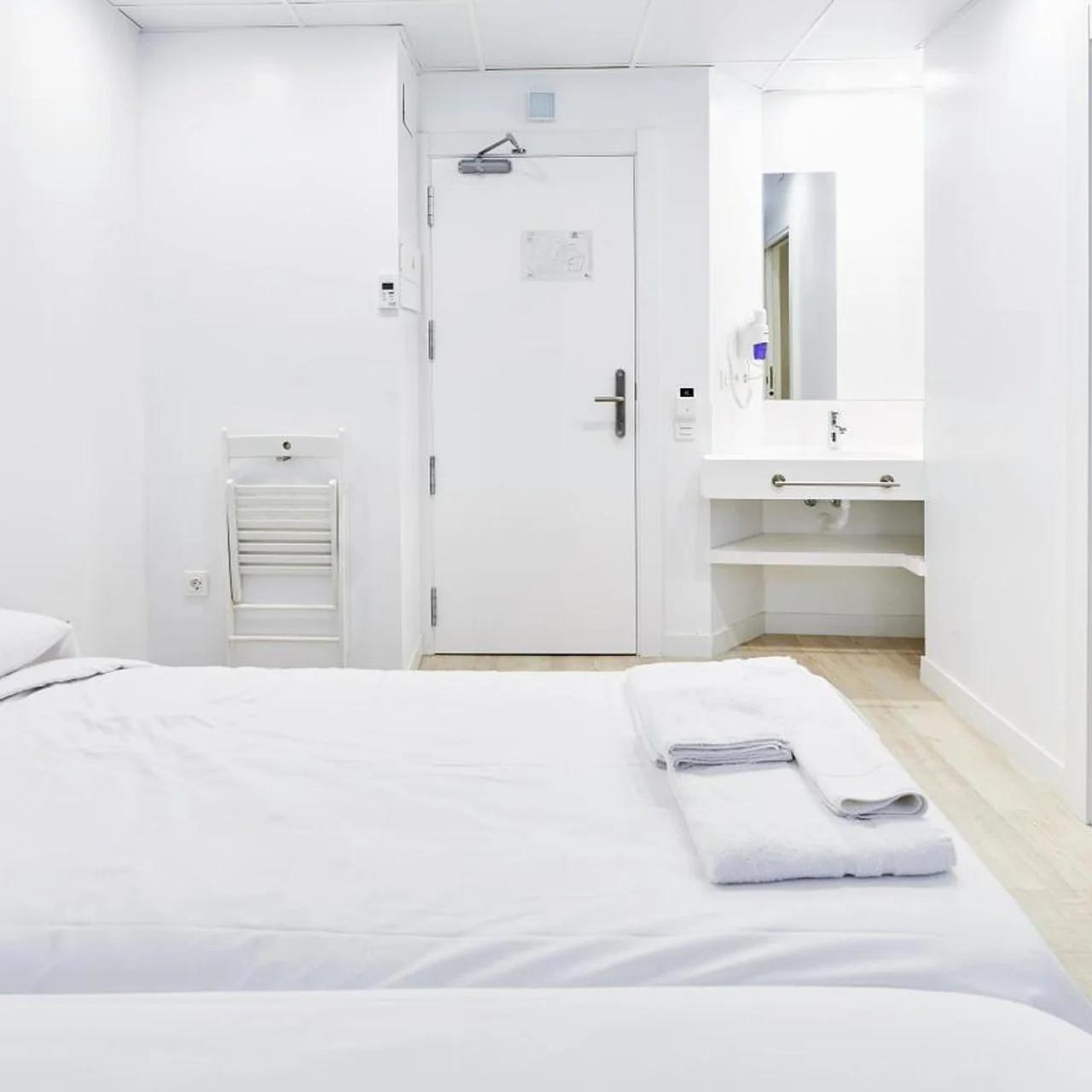 AMC Granada Hostal photo