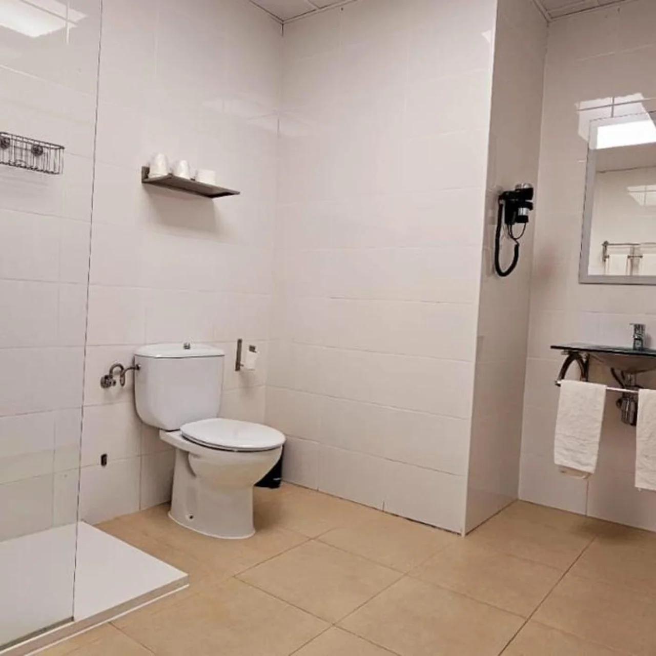 Hotel Artxanda Bilbao, Parking Gratuito en el Exterior Junto al Hotel photo