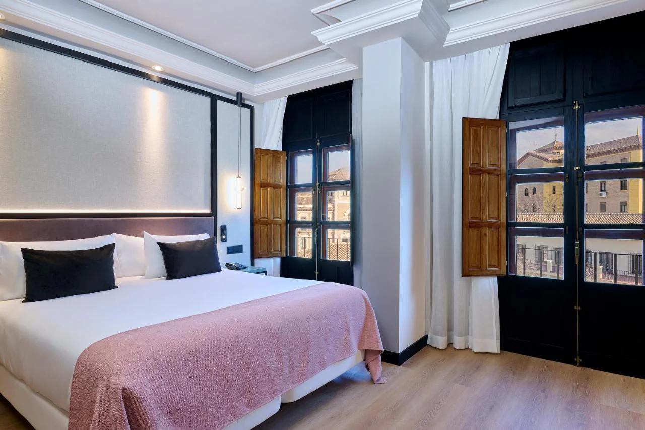 Boutique Hotel Luna Triunfo Granada photo