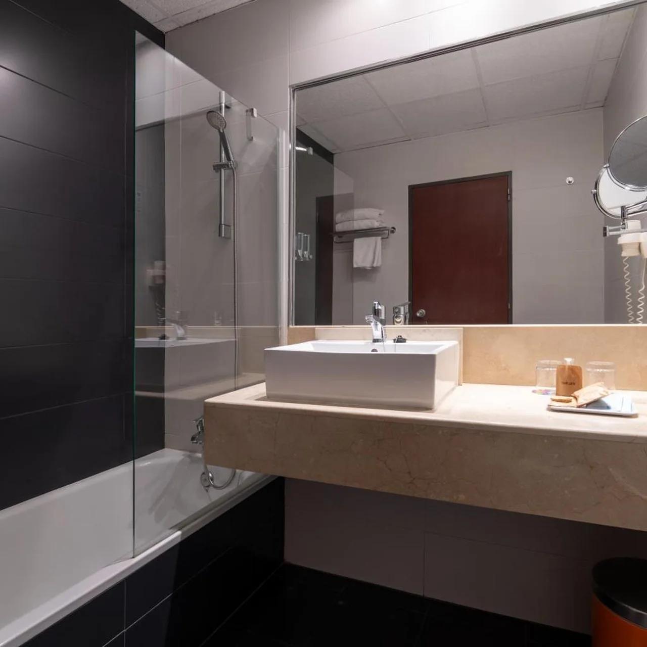 Hotel Chamartin The One photo