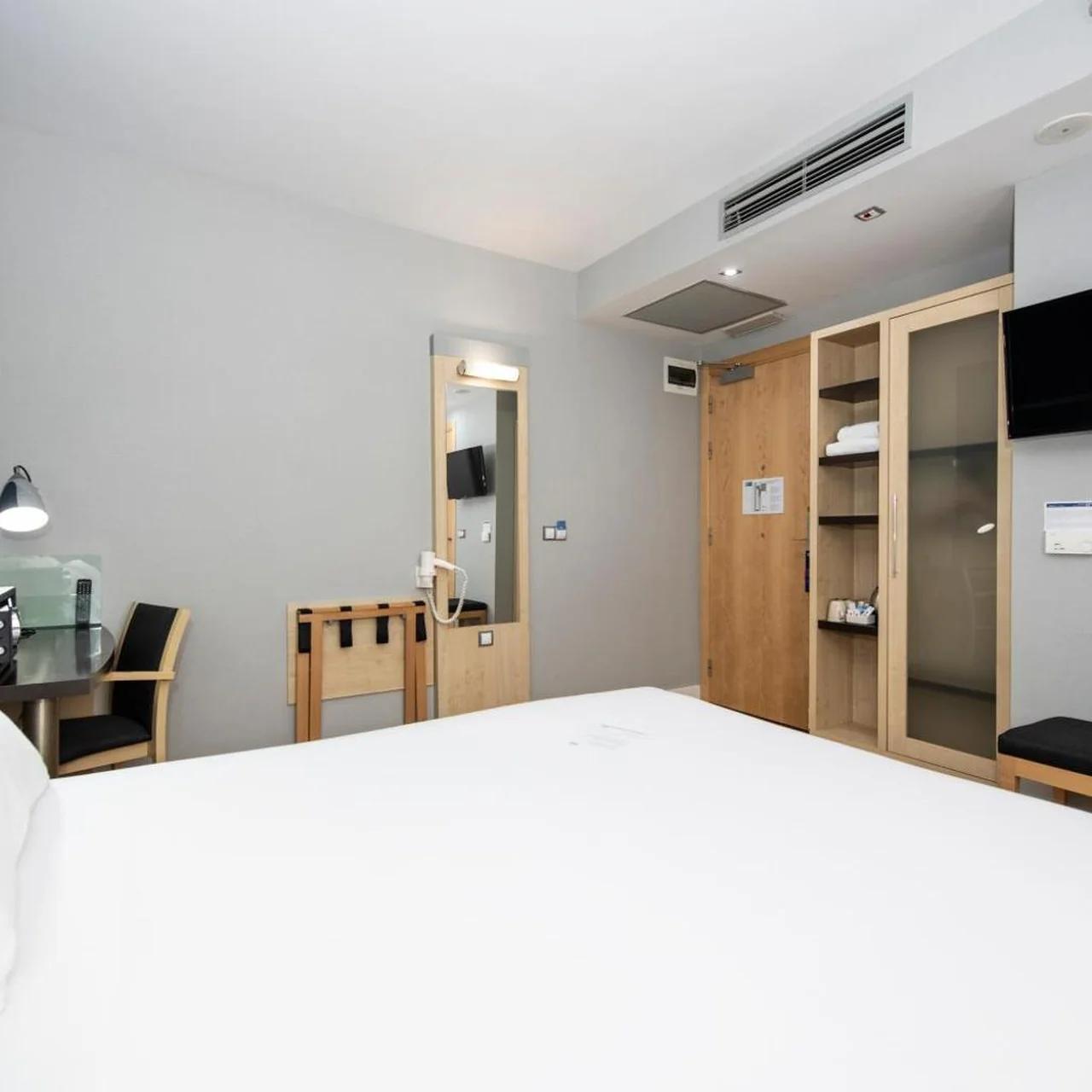 Holiday Inn Express Barcelona City 22@ by IHG photo
