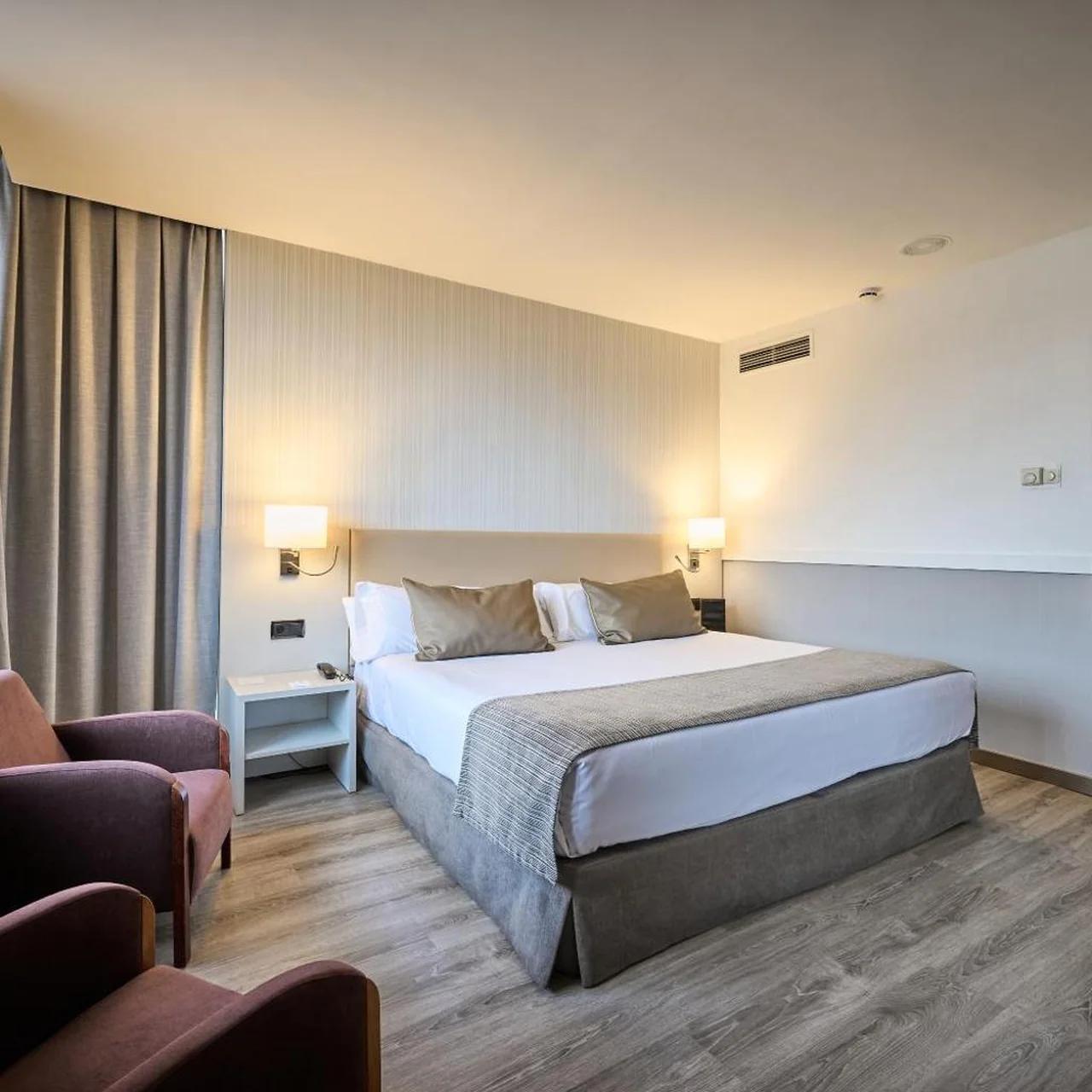 Catalonia Gran Hotel Verdi photo