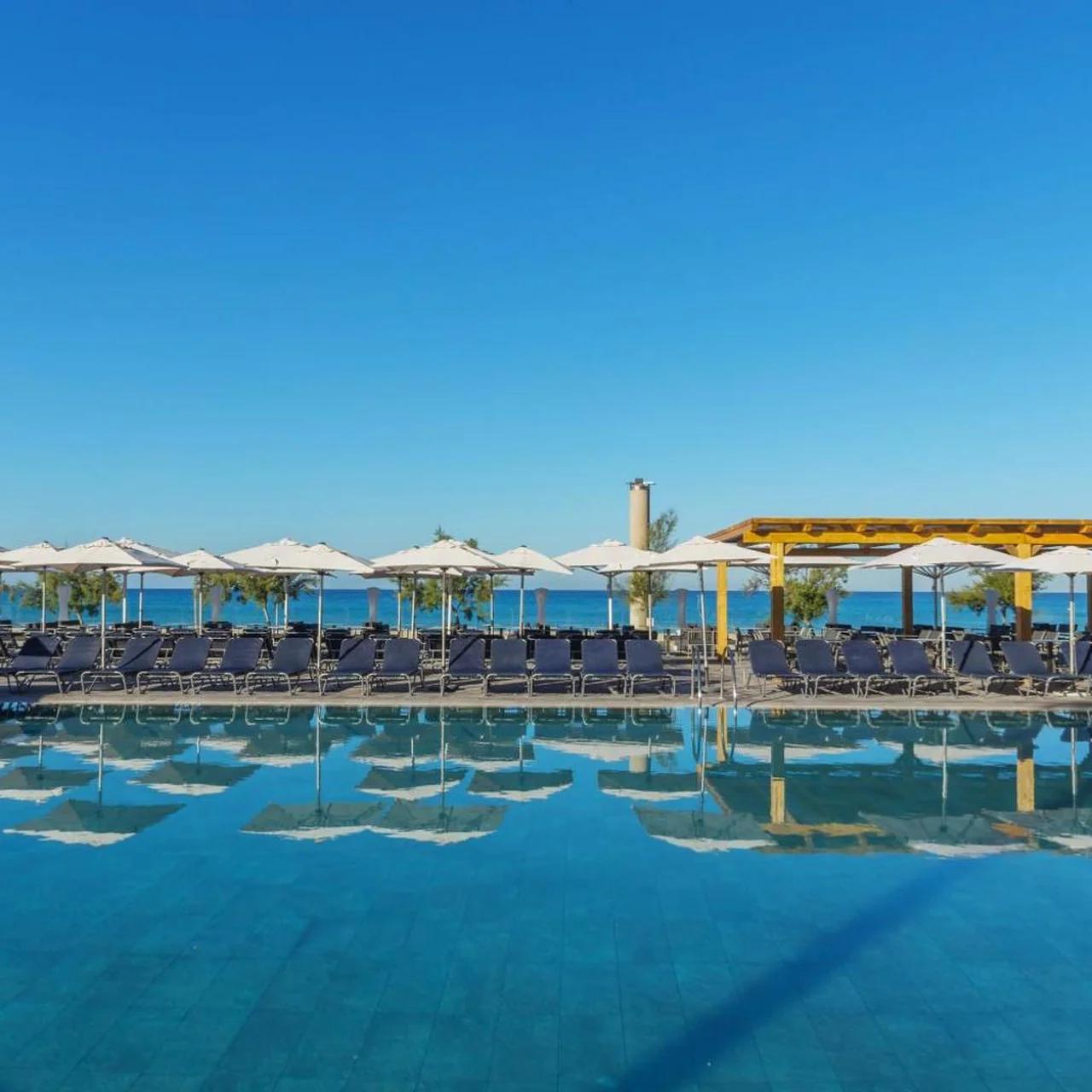 Aparthotel Fontanellas Playa photo