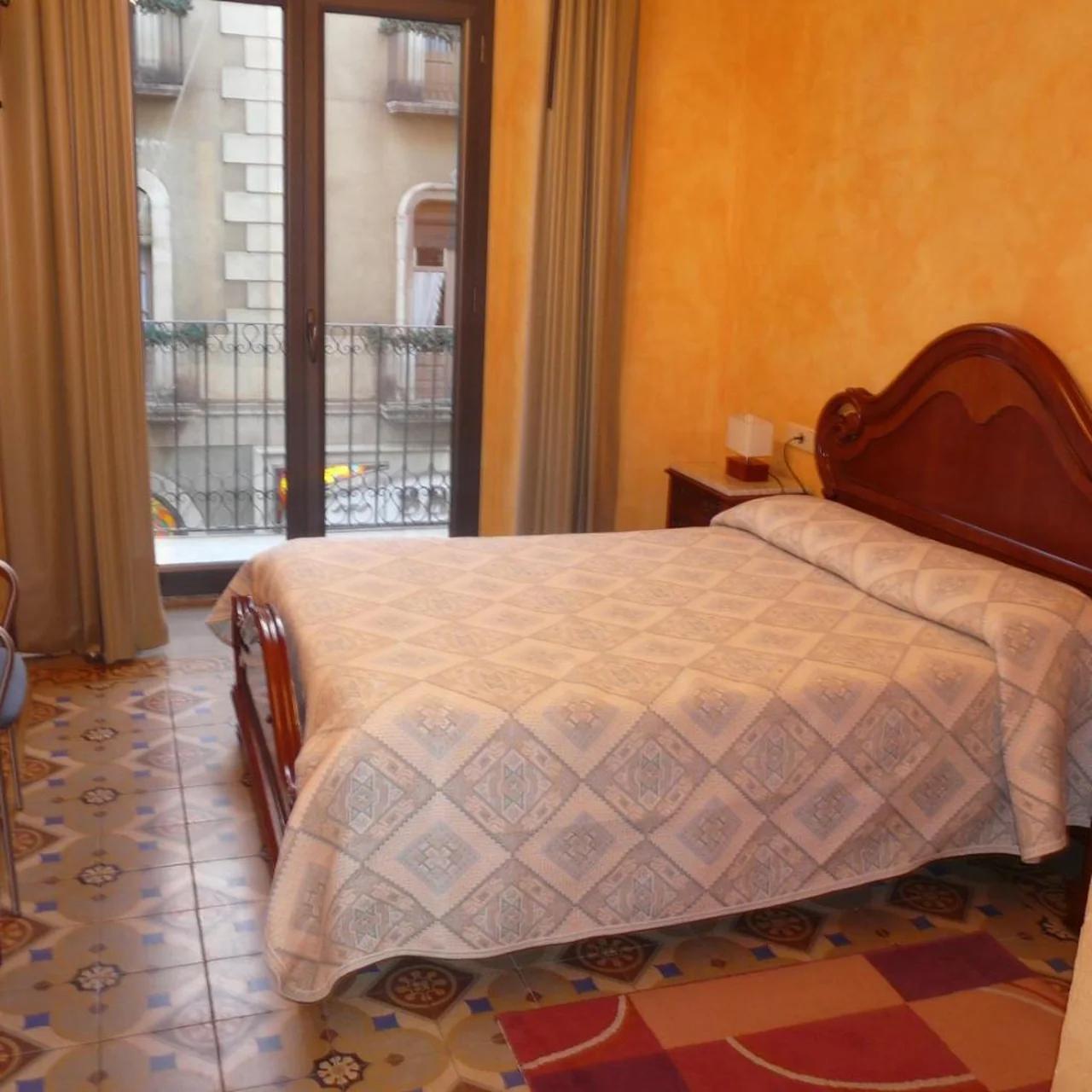 Hostal Adarnius foto