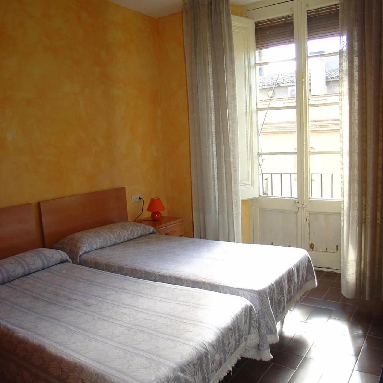 Hostal Adarnius foto