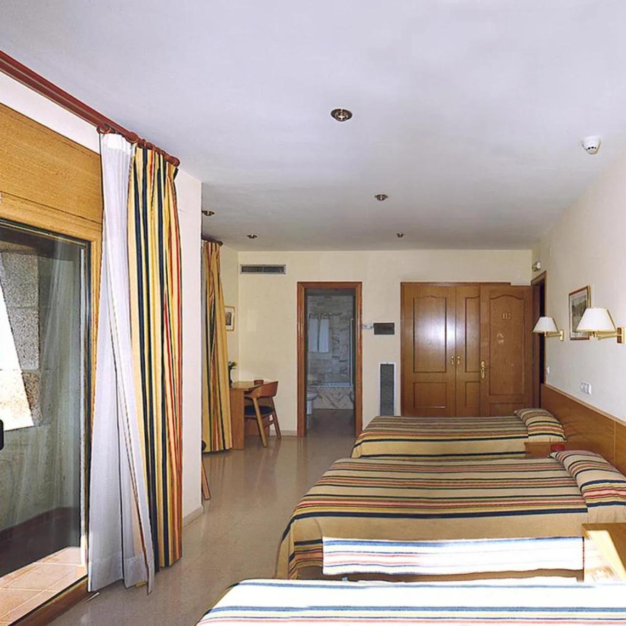 Hostal Mallorquines photo